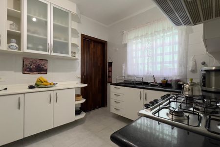 Casa à venda com 133m², 3 quartos e 2 vagas Casa à venda com 133m², 3 quartos e 2 vagasCozinha