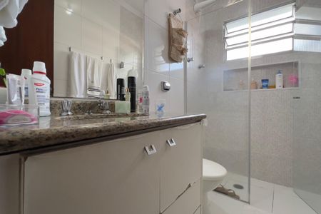 Casa à venda com 133m², 3 quartos e 2 vagas Casa à venda com 133m², 3 quartos e 2 vagasBanheiro da Suíte