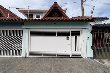 Casa à venda com 133m², 3 quartos e 2 vagas Casa à venda com 133m², 3 quartos e 2 vagasFachada