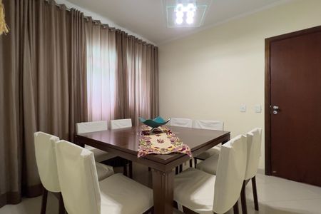 Casa à venda com 133m², 3 quartos e 2 vagas Casa à venda com 133m², 3 quartos e 2 vagasSala de Jantar