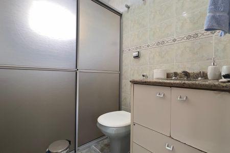 Casa à venda com 133m², 3 quartos e 2 vagas Casa à venda com 133m², 3 quartos e 2 vagasBanheiro da Suíte