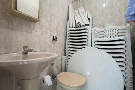 Casa à venda com 133m², 3 quartos e 2 vagas Casa à venda com 133m², 3 quartos e 2 vagasBanheiro de Serviço