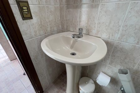 Casa à venda com 133m², 3 quartos e 2 vagas Casa à venda com 133m², 3 quartos e 2 vagasBanheiro de Serviço