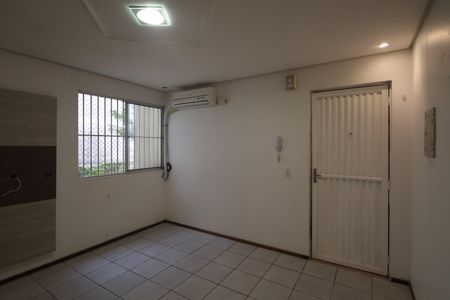 Sala de apartamento à venda com 2 quartos, 42m² em Igara, Canoas