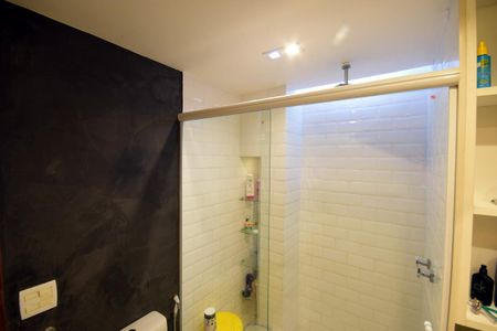 Apartamento à venda com 70m², 2 quartos e 2 vagasBanheiro da Suíte