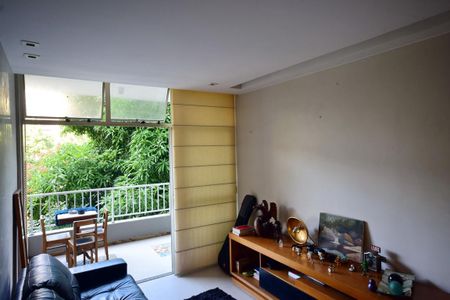 Apartamento à venda com 70m², 2 quartos e 2 vagasSala