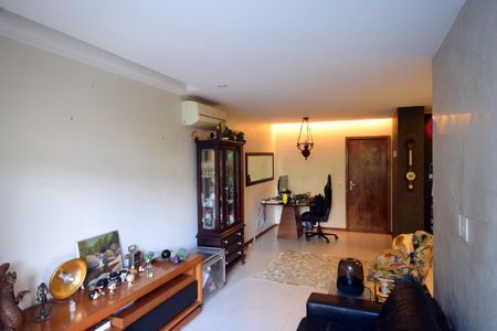 Apartamento à venda com 70m², 2 quartos e 2 vagasSala