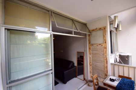 Apartamento à venda com 70m², 2 quartos e 2 vagasVaranda