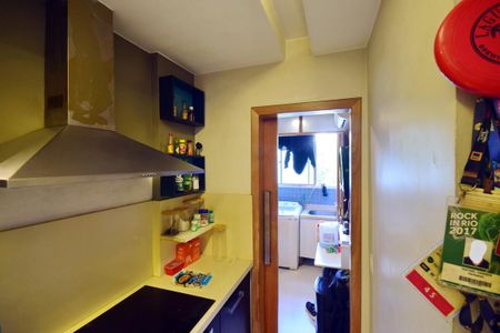 Apartamento à venda com 70m², 2 quartos e 2 vagasCozinha