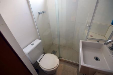 Apartamento à venda com 70m², 2 quartos e 2 vagasBanheiro de Serviço