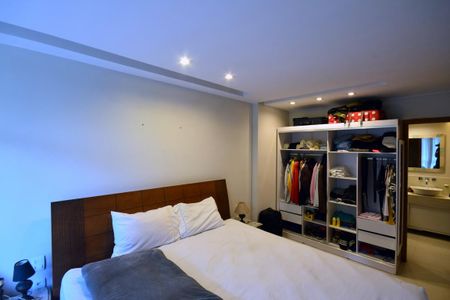 Apartamento à venda com 70m², 2 quartos e 2 vagasSuíte