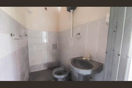 Casa para alugar com 300m², 2 quartos e 2 vagasBanheiro Social 2