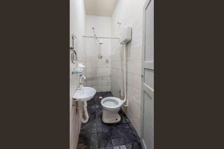 Casa para alugar com 300m², 2 quartos e 2 vagasBanheiro Social 1