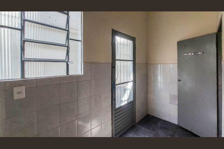 Casa para alugar com 300m², 2 quartos e 2 vagasCozinha