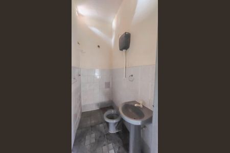 Casa para alugar com 300m², 2 quartos e 2 vagasBanheiro Social 2