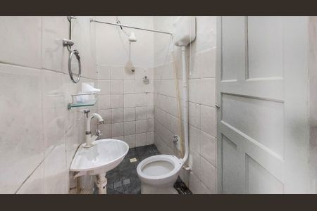 Casa para alugar com 300m², 2 quartos e 2 vagasBanheiro Social 1