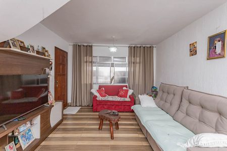 Casa à venda com 150m², 3 quartos e 2 vagasSala