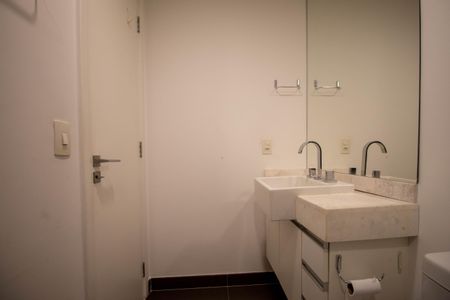 Banheiro de apartamento para alugar com 1 quarto, 50m² em Vila Gertrudes, São Paulo