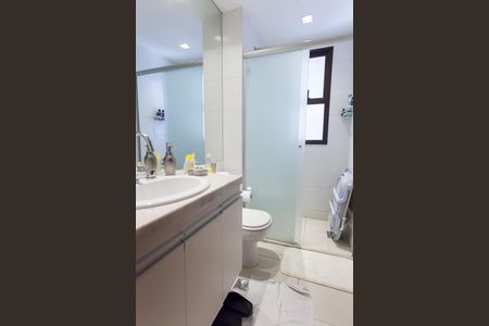 Apartamento à venda com 136m², 3 quartos e 3 vagasBanheiro Social