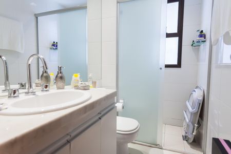 Apartamento à venda com 136m², 3 quartos e 3 vagasBanheiro Social