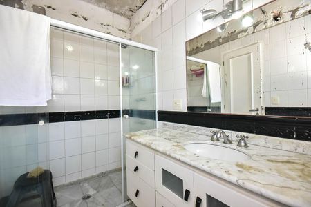 Apartamento para alugar com 230m², 3 quartos e 4 vagasBanheiro Suíte