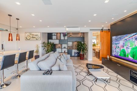 Apartamento à venda com 102m², 2 quartos e 2 vagasSala