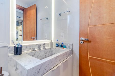 Apartamento à venda com 102m², 2 quartos e 2 vagasBanheiro da Suíte 2