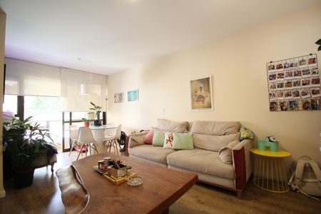 Apartamento à venda com 72m², 2 quartos e 1 vagaSala