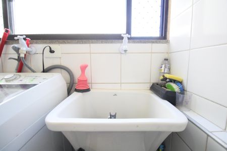 Apartamento à venda com 72m², 2 quartos e 1 vagaÁrea de Serviço