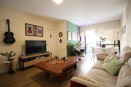 Apartamento à venda com 72m², 2 quartos e 1 vagaSala