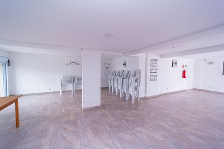 Apartamento à venda com 57m², 2 quartos e 1 vaga Apartamento à venda com 57m², 2 quartos e 1 vagaÁrea comum - Salão de festas
