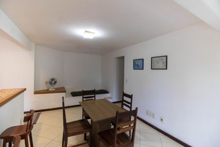 Casa à venda com 163m², 5 quartos e 3 vagasSala 2