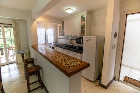 Casa à venda com 163m², 5 quartos e 3 vagasCozinha 2