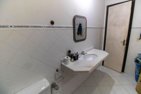 Casa à venda com 163m², 5 quartos e 3 vagasBanheiro da Suíte