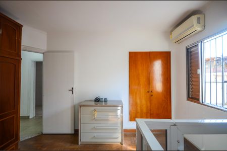 Casa à venda com 160m², 5 quartos e 2 vagasQuarto 2 - Casa 1