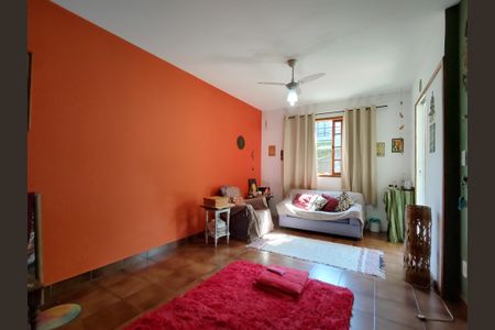 Casa de condomínio à venda com 316m², 5 quartos e 2 vagas Casa de condomínio à venda com 316m², 5 quartos e 2 vagasSala 2