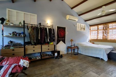 Casa de condomínio à venda com 316m², 5 quartos e 2 vagas Casa de condomínio à venda com 316m², 5 quartos e 2 vagasQuarto 5 - Suíte