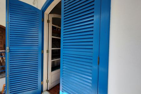 Casa de condomínio à venda com 316m², 5 quartos e 2 vagas Casa de condomínio à venda com 316m², 5 quartos e 2 vagasTerraço