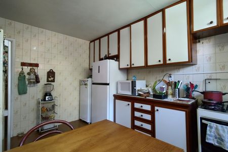 Casa de condomínio à venda com 316m², 5 quartos e 2 vagas Casa de condomínio à venda com 316m², 5 quartos e 2 vagasCozinha