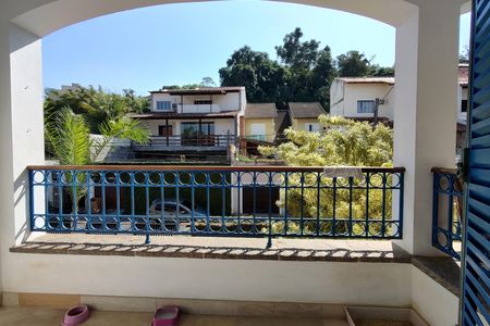 Casa de condomínio à venda com 316m², 5 quartos e 2 vagas Casa de condomínio à venda com 316m², 5 quartos e 2 vagasTerraço