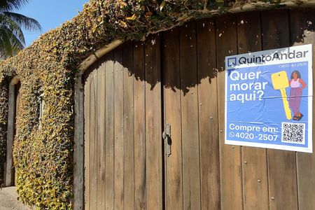 Casa de condomínio à venda com 316m², 5 quartos e 2 vagas Casa de condomínio à venda com 316m², 5 quartos e 2 vagasPlaca