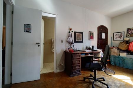 Casa de condomínio à venda com 316m², 5 quartos e 2 vagas Casa de condomínio à venda com 316m², 5 quartos e 2 vagasQuarto 4 - Suíte