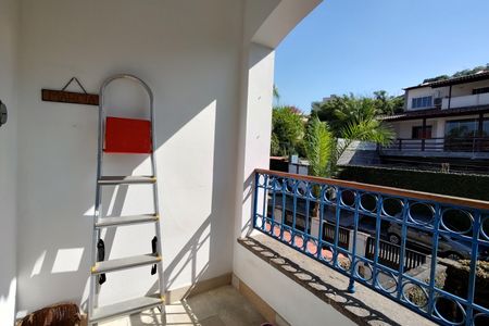 Casa de condomínio à venda com 316m², 5 quartos e 2 vagas Casa de condomínio à venda com 316m², 5 quartos e 2 vagasTerraço