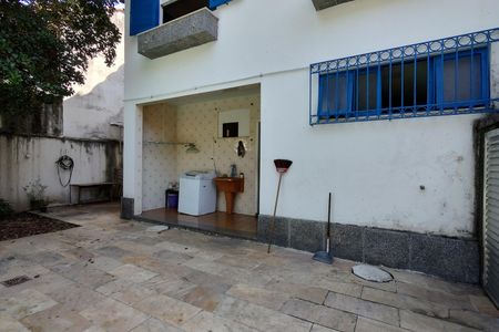 Casa de condomínio à venda com 316m², 5 quartos e 2 vagas Casa de condomínio à venda com 316m², 5 quartos e 2 vagasQuintal