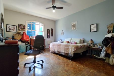 Casa de condomínio à venda com 316m², 5 quartos e 2 vagas Casa de condomínio à venda com 316m², 5 quartos e 2 vagasQuarto 4 - Suíte