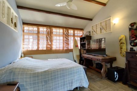 Casa de condomínio à venda com 316m², 5 quartos e 2 vagas Casa de condomínio à venda com 316m², 5 quartos e 2 vagasQuarto 5 - Suíte