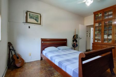 Casa de condomínio à venda com 316m², 5 quartos e 2 vagas Casa de condomínio à venda com 316m², 5 quartos e 2 vagasQuarto 2