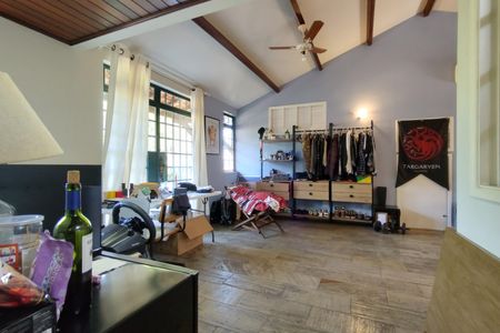 Casa de condomínio à venda com 316m², 5 quartos e 2 vagas Casa de condomínio à venda com 316m², 5 quartos e 2 vagasQuarto 5 - Suíte