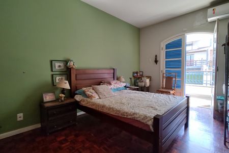 Casa de condomínio à venda com 316m², 5 quartos e 2 vagas Casa de condomínio à venda com 316m², 5 quartos e 2 vagasQuarto 3