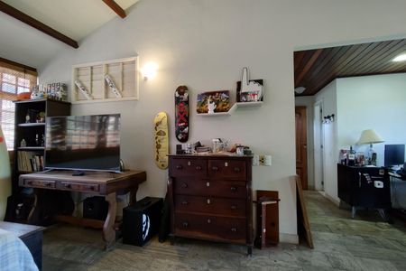 Casa de condomínio à venda com 316m², 5 quartos e 2 vagas Casa de condomínio à venda com 316m², 5 quartos e 2 vagasQuarto 5 - Suíte